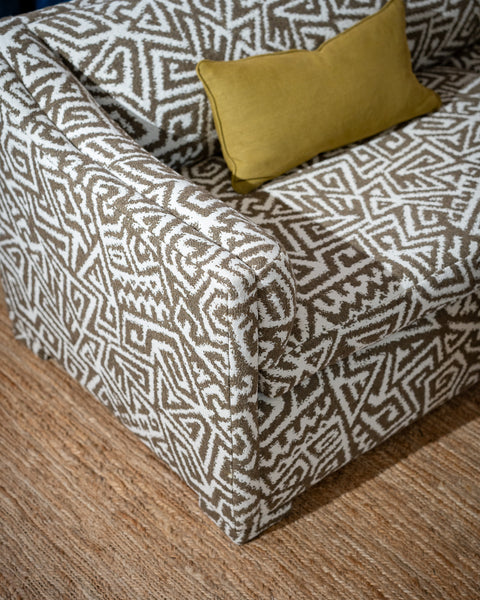 Leanne Goodbones Sofa W240cm in No.9 Thompson Agafay tobacco 02