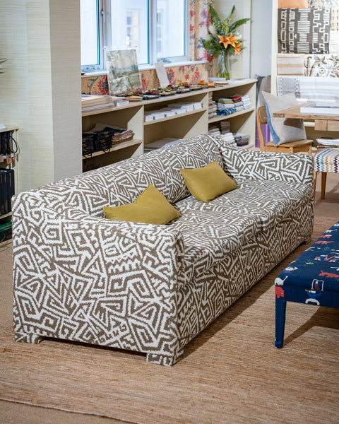 Leanne Goodbones Sofa W240cm in No.9 Thompson Agafay tobacco 02