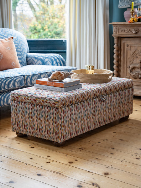 Ottoman de rangement Nora sur mesure dans n'importe quel tissu