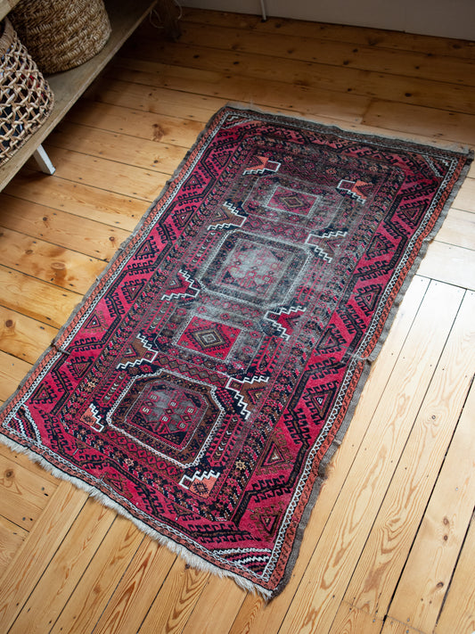 Beautiful Vintage Persian Rug | Wonderful Patina & Colours | 170 x 110cm (#6)