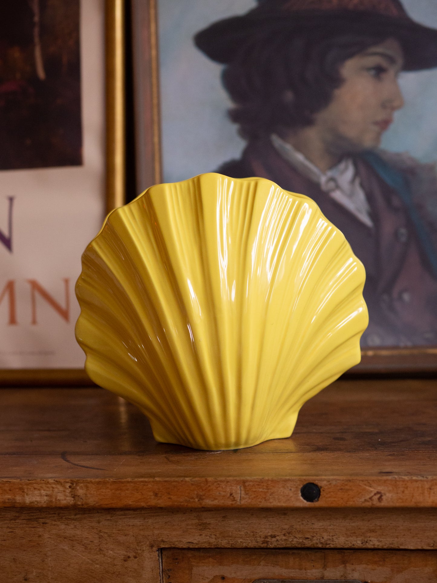 Wonderful Vintage large Yellow Shell Vase | Wow for your mantlepiece