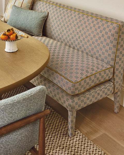 210cm Lucy Banquette in Lucy in Romo, Chia weave 8098/02