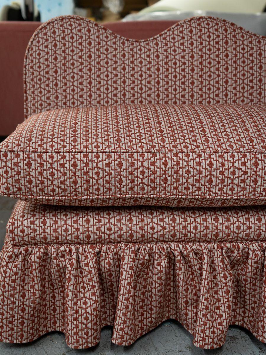 Lila Wavy Back Banquette