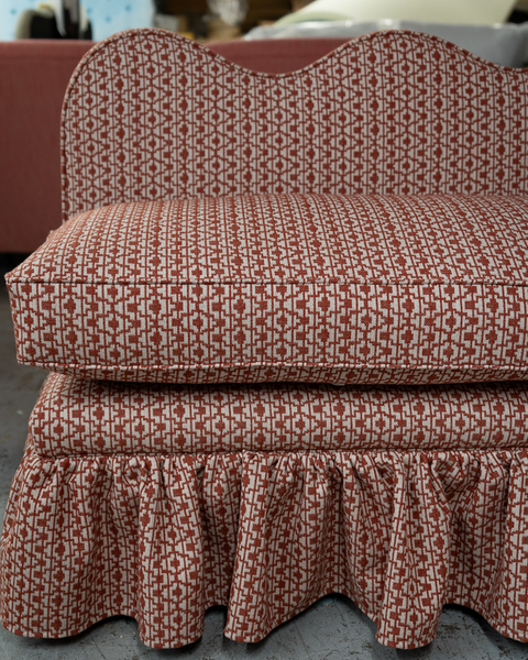 Lila Wavy Back Banquette