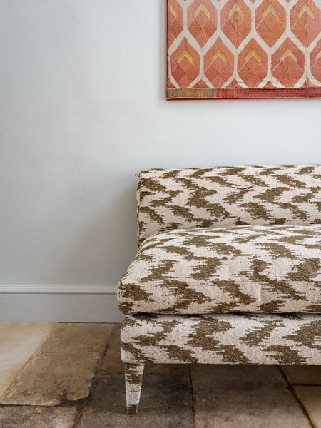 Ottoman Emelia sur mesure dans n'importe quel tissu
