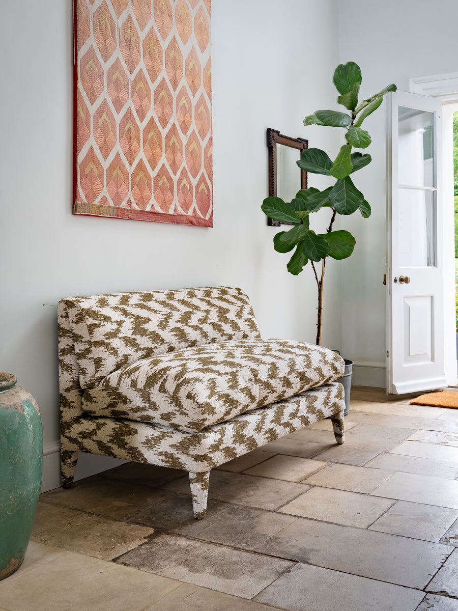 Ottoman Emelia sur mesure dans n'importe quel tissu