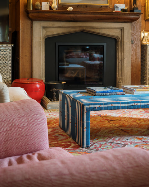 Ottoman Emelia sur mesure dans n'importe quel tissu