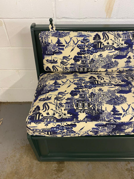 Matilda banquette in Beata Heuman/ Willow in Ink and Farrow and Ball/ Studio green