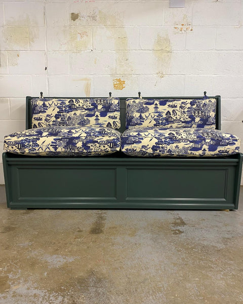 Matilda banquette in Beata Heuman/ Willow in Ink and Farrow and Ball/ Studio green
