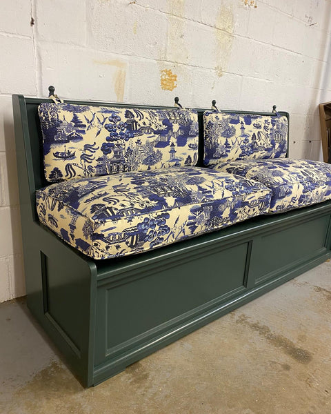 Matilda banquette in Beata Heuman/ Willow in Ink and Farrow and Ball/ Studio green