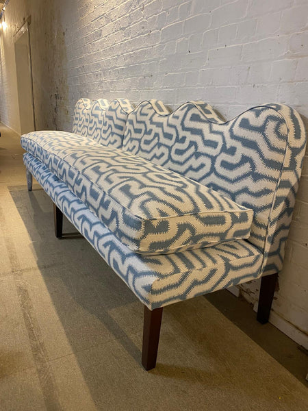 Lila Wavy Back Banquette